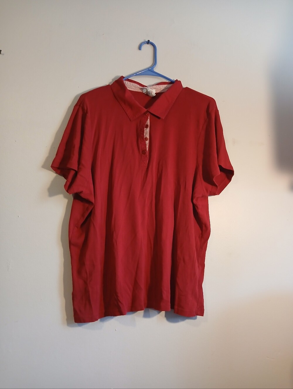 Old Navy Ladies Red Polo Shirt. Easy Fit. Size XXL. 4 Buttons
